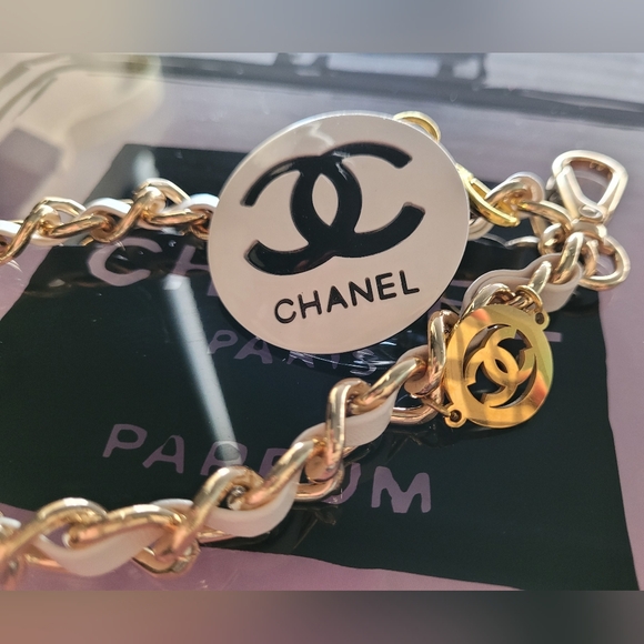 C H A N E L Keychain, Bag Charm, Wrist Strap - Picture 3 of 5